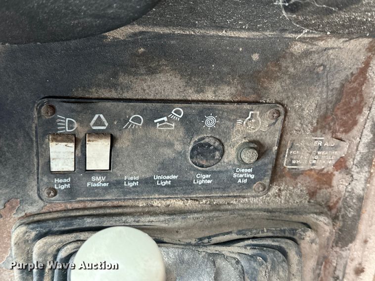 image for item OE9145 1980 Gleaner LM-M2 combine