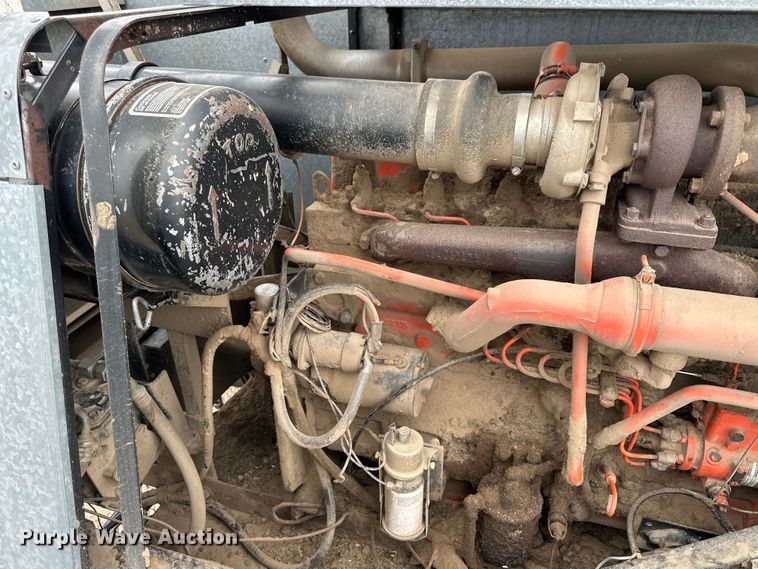 image for item OE9145 1980 Gleaner LM-M2 combine