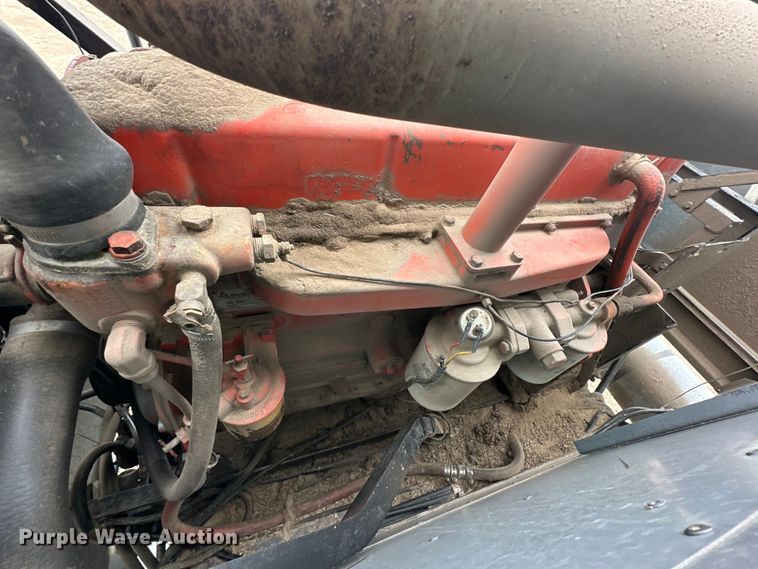 image for item OE9145 1980 Gleaner LM-M2 combine