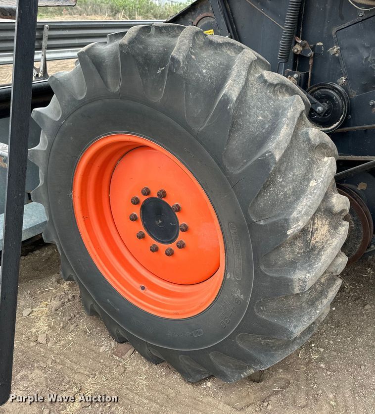 image for item OE9145 1980 Gleaner LM-M2 combine