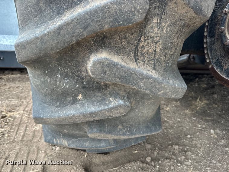 image for item OE9145 1980 Gleaner LM-M2 combine