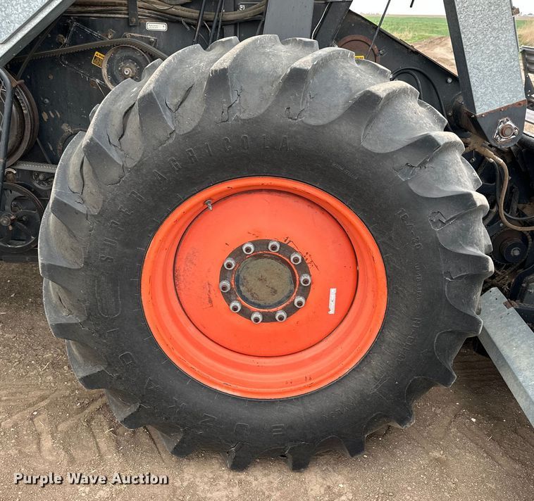 image for item OE9145 1980 Gleaner LM-M2 combine