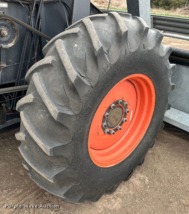 image for item OE9145 1980 Gleaner LM-M2 combine