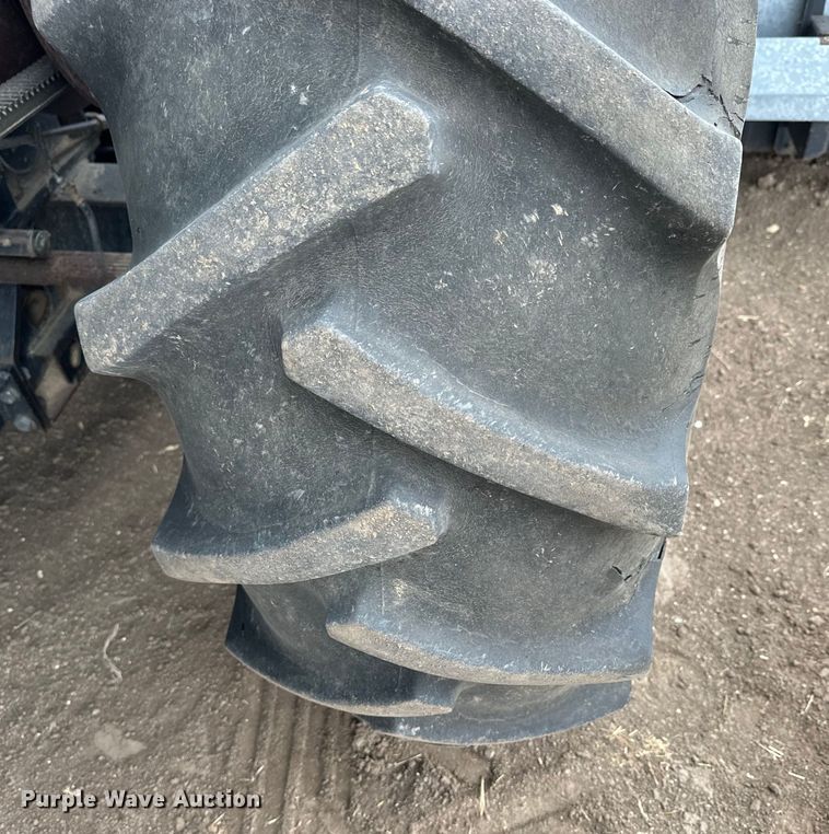 image for item OE9145 1980 Gleaner LM-M2 combine