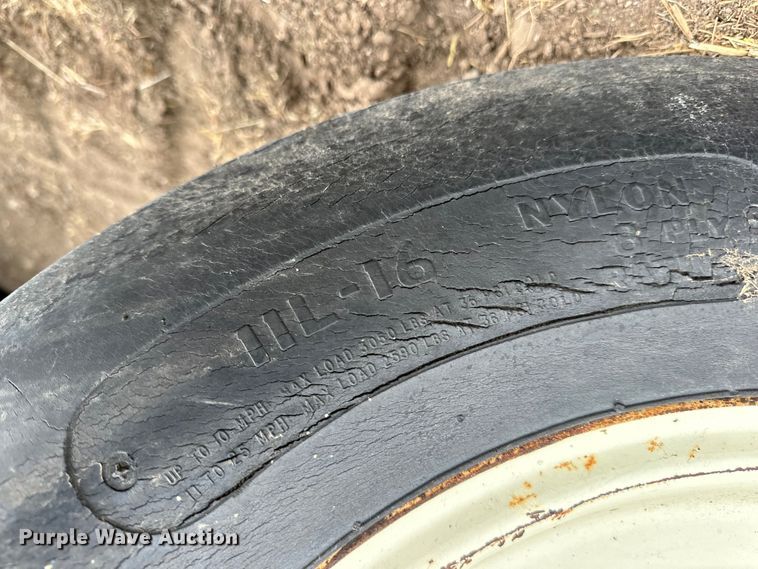 image for item OE9145 1980 Gleaner LM-M2 combine