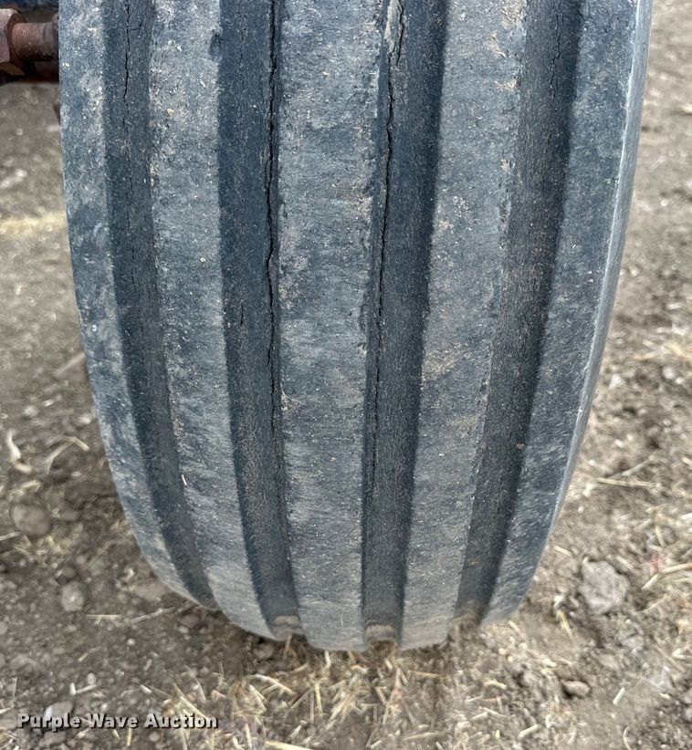 image for item OE9145 1980 Gleaner LM-M2 combine