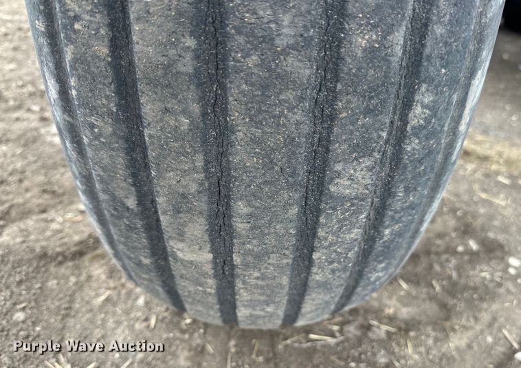 image for item OE9145 1980 Gleaner LM-M2 combine