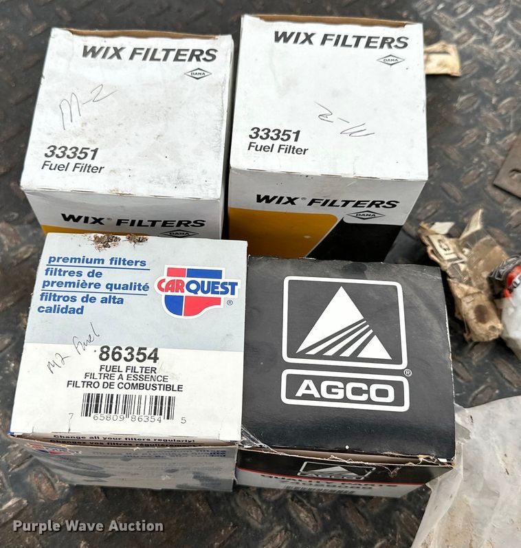 image for item OE9145 1980 Gleaner LM-M2 combine