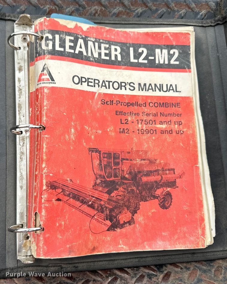 image for item OE9145 1980 Gleaner LM-M2 combine