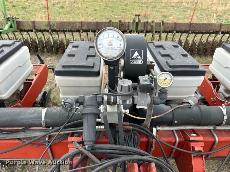 image for item OE9176 White 6700 planter