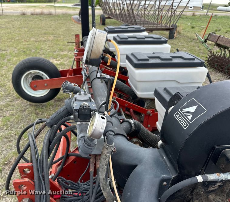 image for item OE9176 White 6700 planter