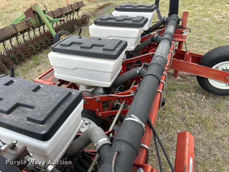 image for item OE9176 White 6700 planter