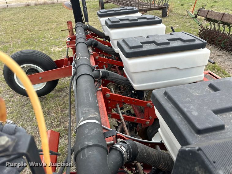 image for item OE9176 White 6700 planter