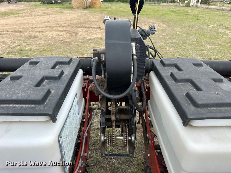 image for item OE9176 White 6700 planter