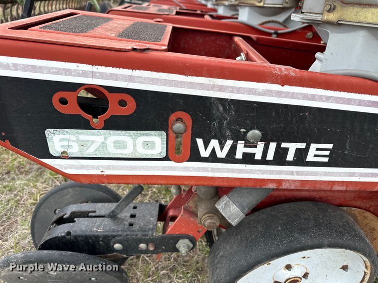 image for item OE9176 White 6700 planter