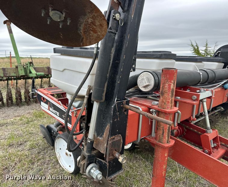 image for item OE9176 White 6700 planter