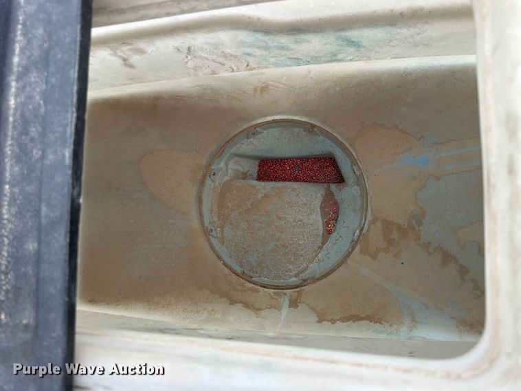 image for item OE9176 White 6700 planter