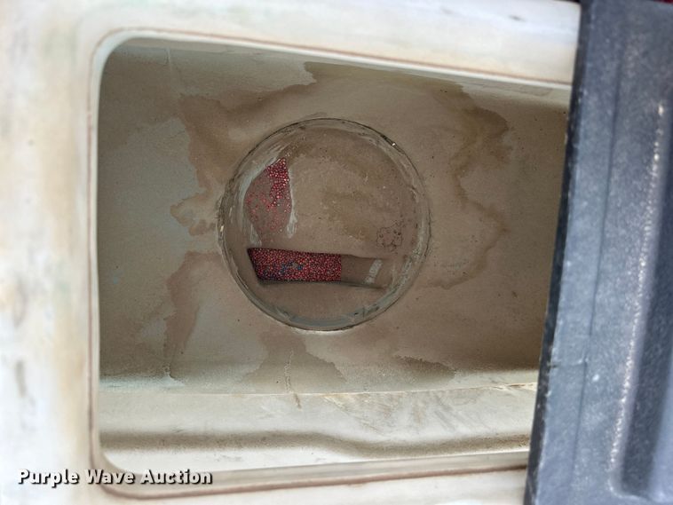 image for item OE9176 White 6700 planter