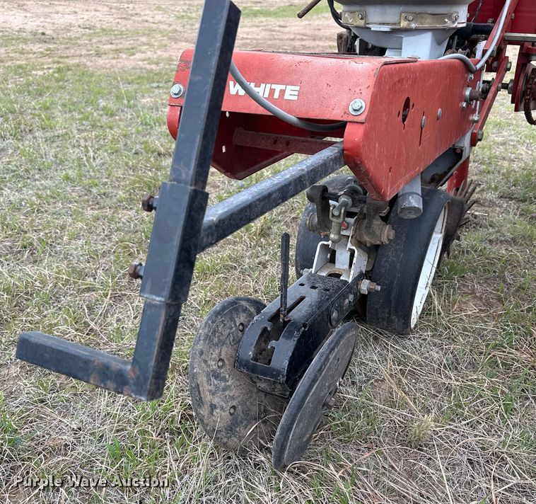 image for item OE9176 White 6700 planter