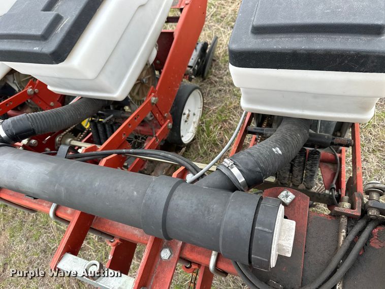 image for item OE9176 White 6700 planter