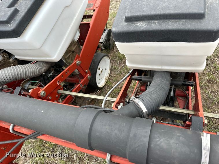 image for item OE9176 White 6700 planter