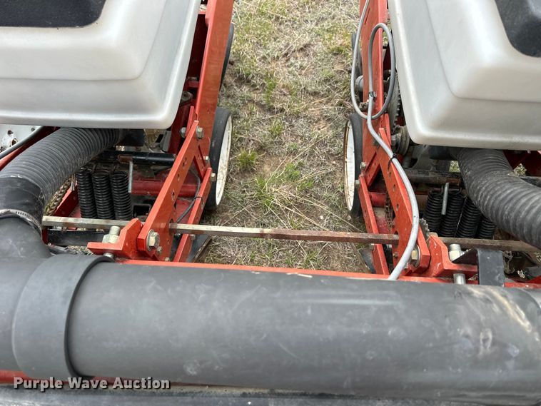 image for item OE9176 White 6700 planter