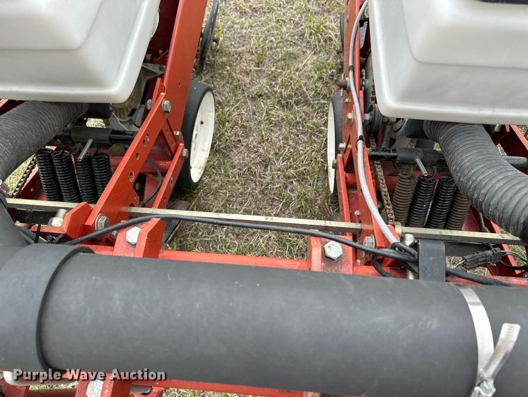 image for item OE9176 White 6700 planter