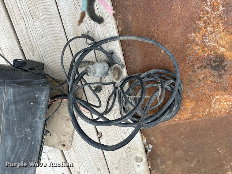 image for item OE9176 White 6700 planter