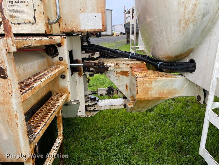 image for item OG9925 Ag-Chem Ag Gator 2004 manure spreader truck
