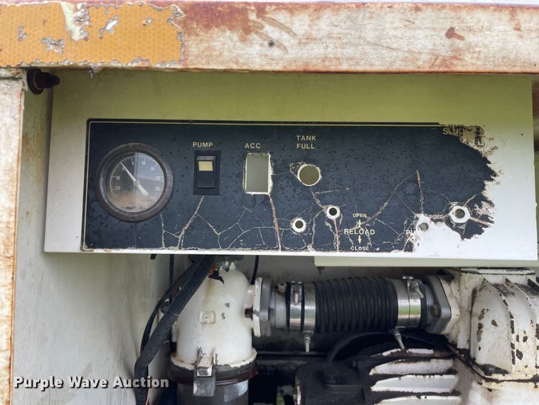 image for item OG9925 Ag-Chem Ag Gator 2004 manure spreader truck