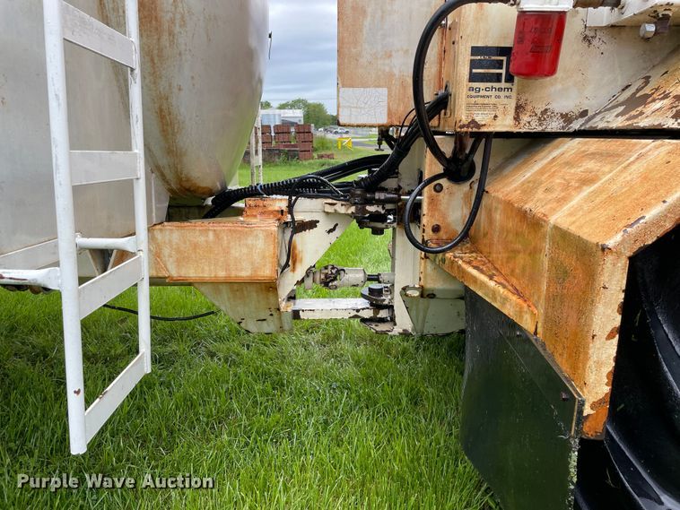 image for item OG9925 Ag-Chem Ag Gator 2004 manure spreader truck