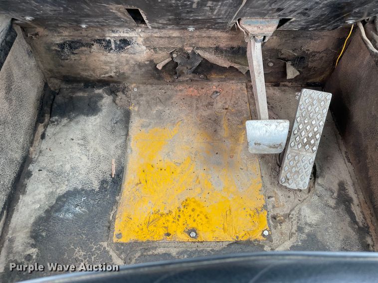 image for item OG9925 Ag-Chem Ag Gator 2004 manure spreader truck