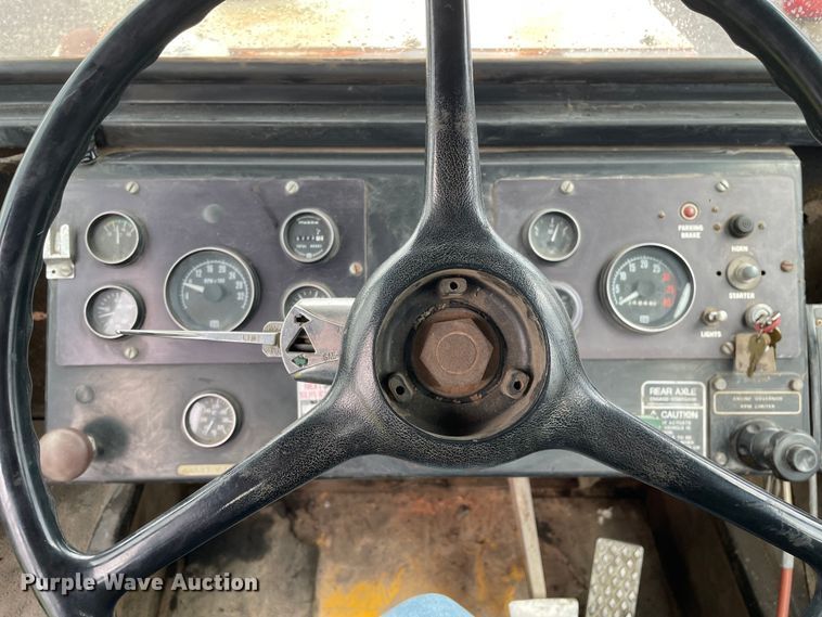 image for item OG9925 Ag-Chem Ag Gator 2004 manure spreader truck