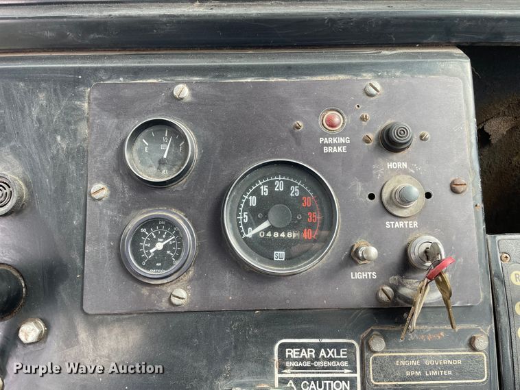 image for item OG9925 Ag-Chem Ag Gator 2004 manure spreader truck