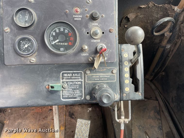 image for item OG9925 Ag-Chem Ag Gator 2004 manure spreader truck