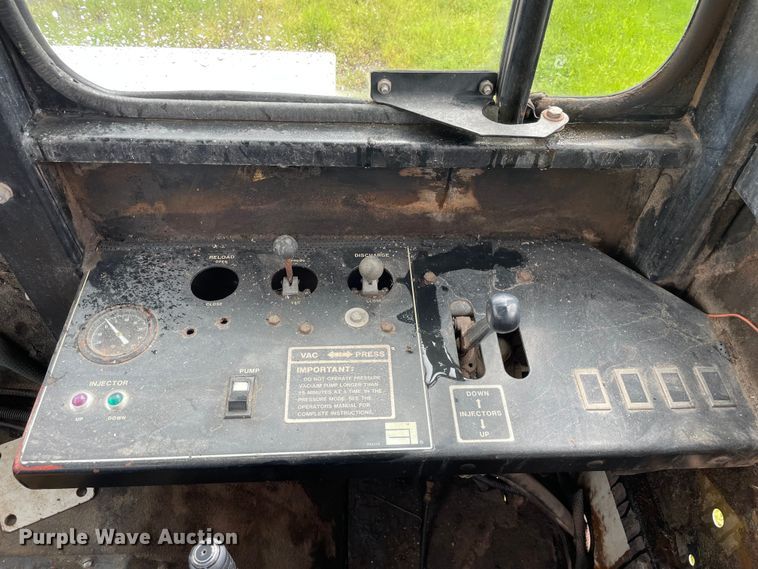 image for item OG9925 Ag-Chem Ag Gator 2004 manure spreader truck