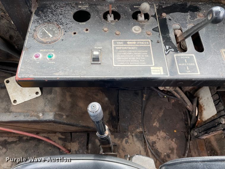 image for item OG9925 Ag-Chem Ag Gator 2004 manure spreader truck