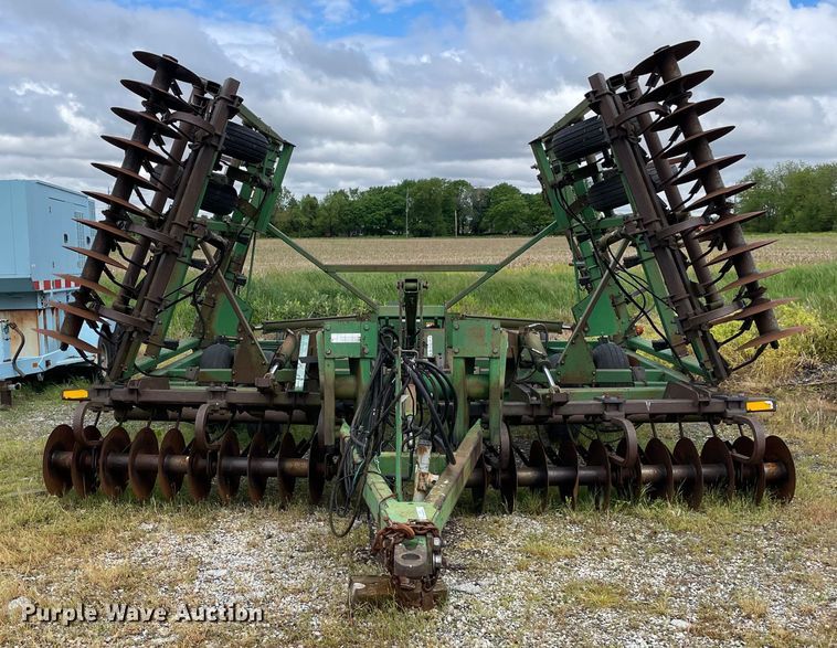 image for item OG9933 John Deere  726 mulch finisher