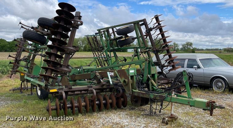 image for item OG9933 John Deere  726 mulch finisher