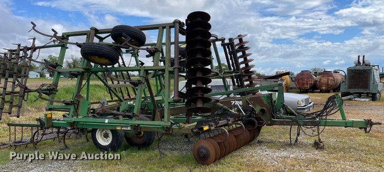 image for item OG9933 John Deere  726 mulch finisher