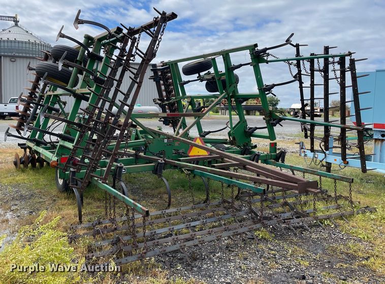 image for item OG9933 John Deere  726 mulch finisher