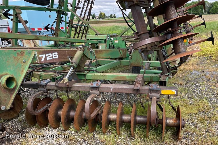 image for item OG9933 John Deere  726 mulch finisher