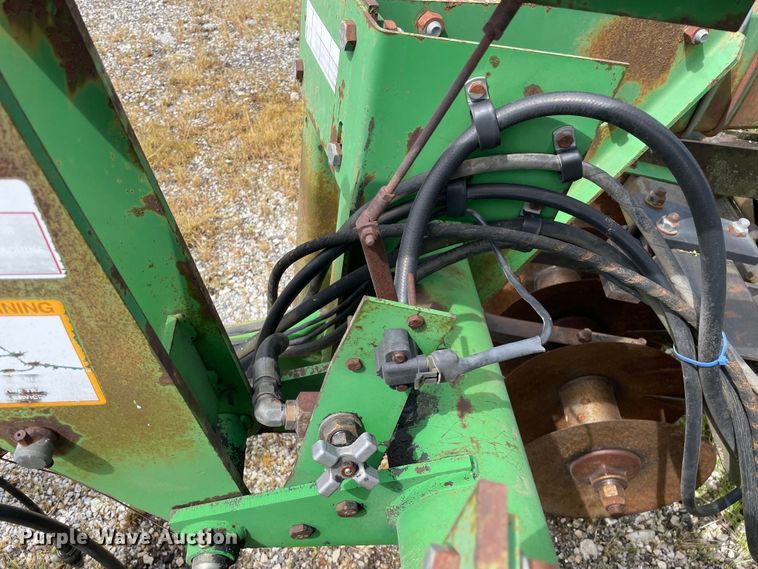 image for item OG9933 John Deere  726 mulch finisher