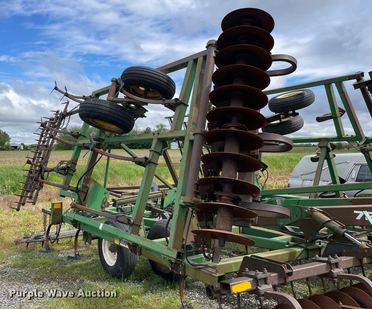 image for item OG9933 John Deere  726 mulch finisher