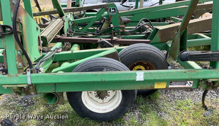 image for item OG9933 John Deere  726 mulch finisher