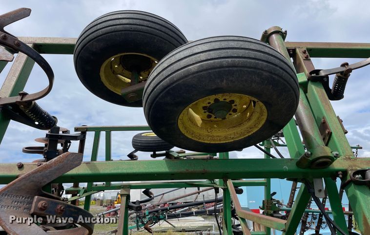 image for item OG9933 John Deere  726 mulch finisher