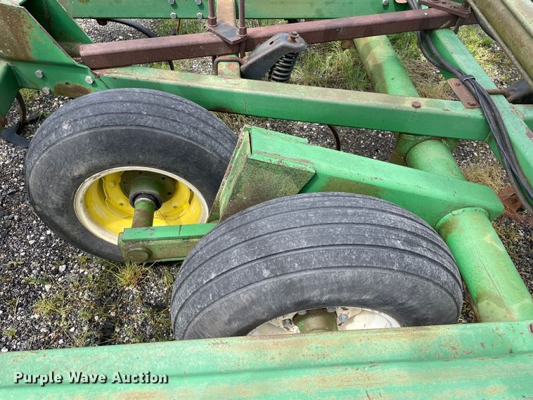 image for item OG9933 John Deere  726 mulch finisher