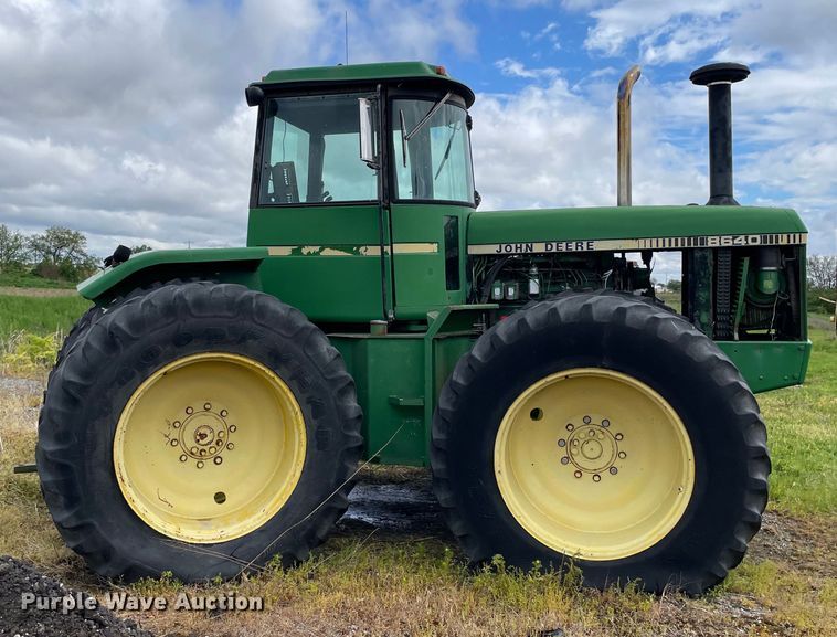 image for item OG9934 1979 John Deere 8640 4WD tractor