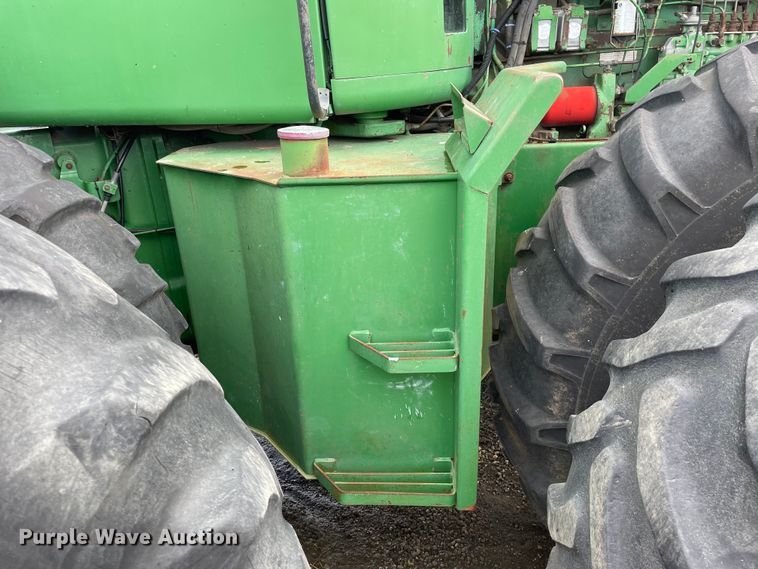 image for item OG9934 1979 John Deere 8640 4WD tractor