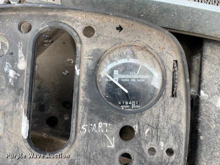 image for item OG9934 1979 John Deere 8640 4WD tractor